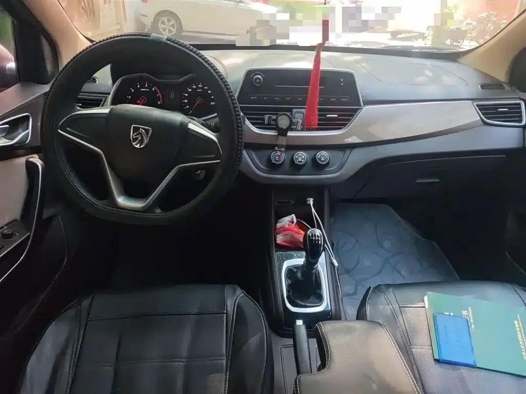 Baojun 310W 2017 1.5L Manual Comfort Model (National VI Emission Standard) — миниатюра 13