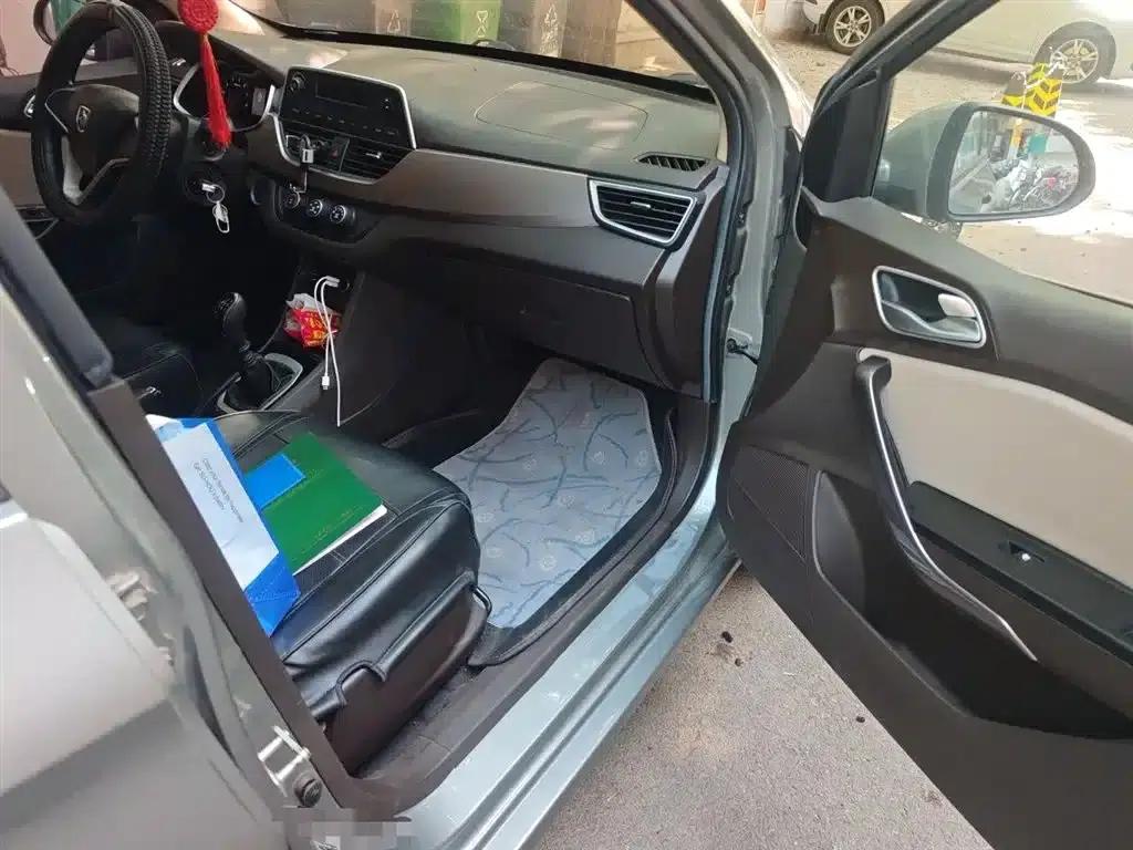 Baojun 310W 2017 1.5L Manual Comfort Model (National VI Emission Standard) — миниатюра 20