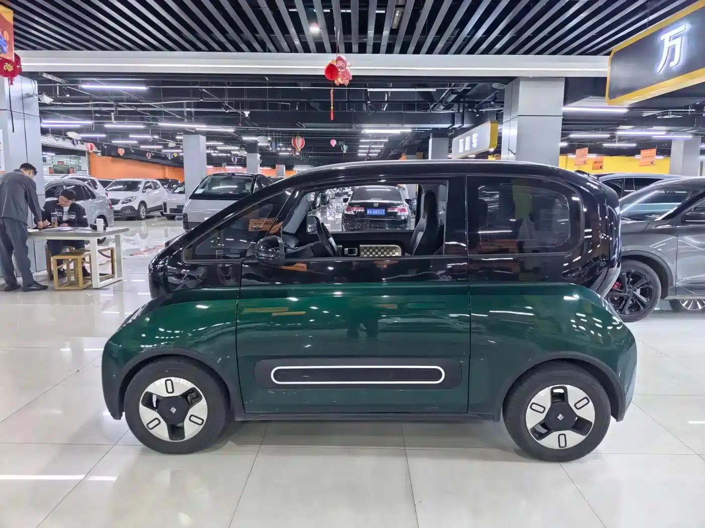 Baojun KiWi EV 2021 Designer Edition Ternary Lithium — миниатюра 3