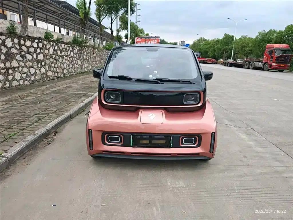 Baojun E300 2020 Interstellar Intelligent Driving Edition — миниатюра 2