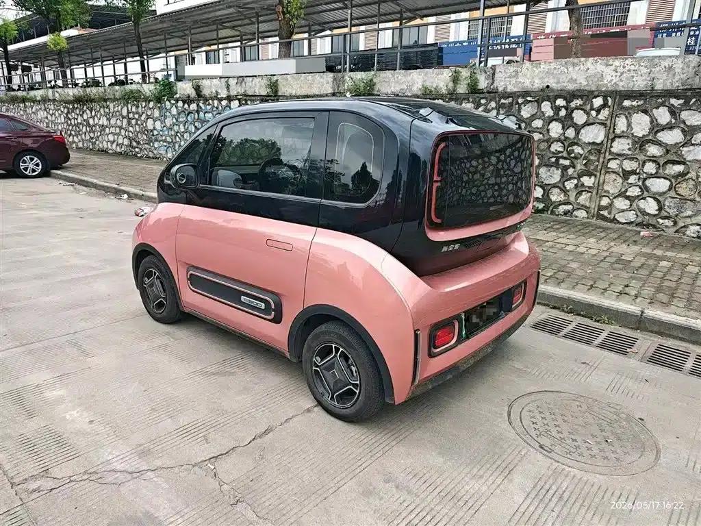 Baojun E300 2020 Interstellar Intelligent Driving Edition — миниатюра 4