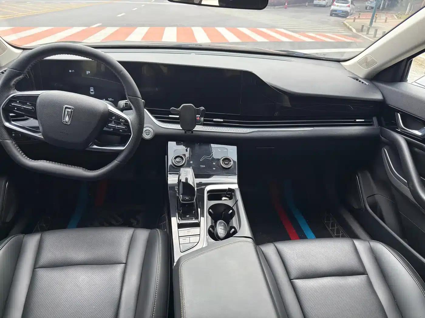 Bestune B70 2023 Third Generation 1.5T Automatic Enjoyment Edition 70th Anniversary Edition — миниатюра 8