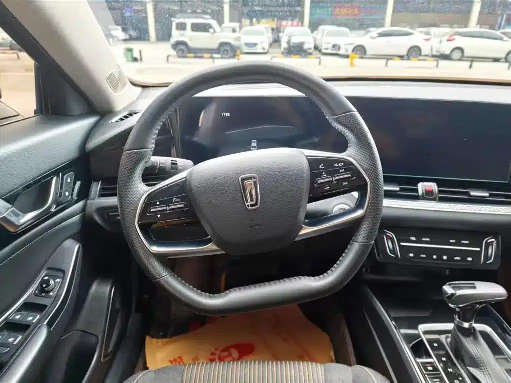 Bestune B70 2023 Third Generation 1.5T Automatic Enjoyment Edition 70th Anniversary Edition — миниатюра 7