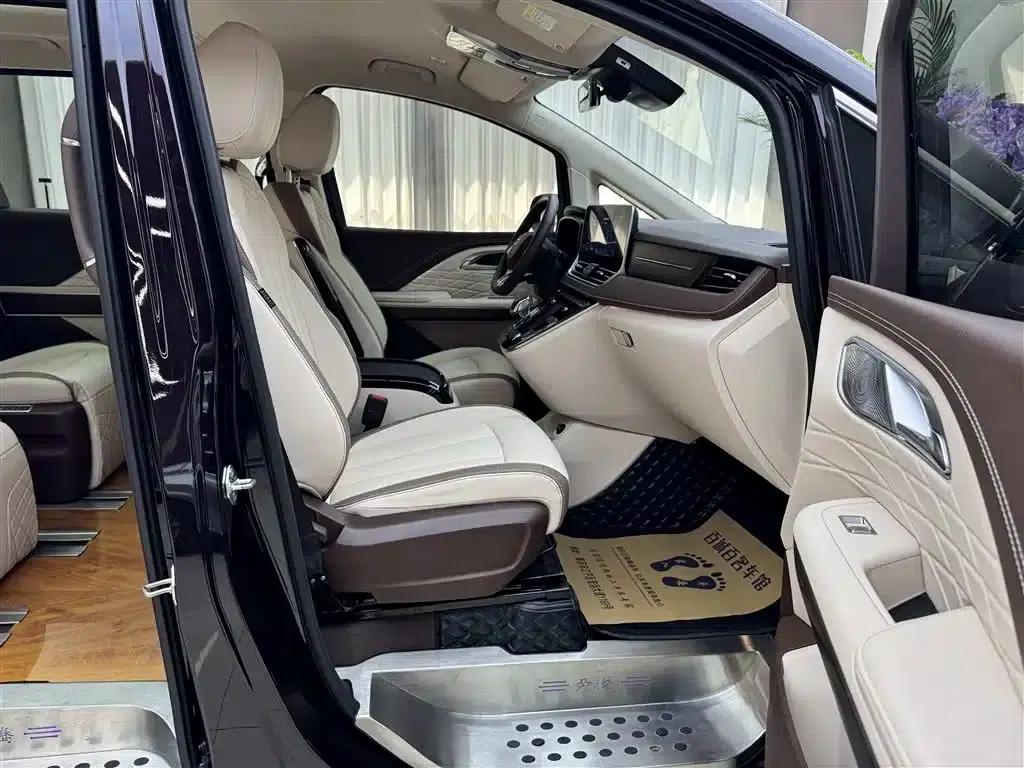 Bestune M9 2023 2.0T Supreme Edition — миниатюра 12