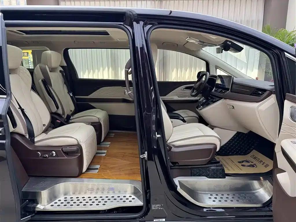 Bestune M9 2023 2.0T Supreme Edition — миниатюра 14