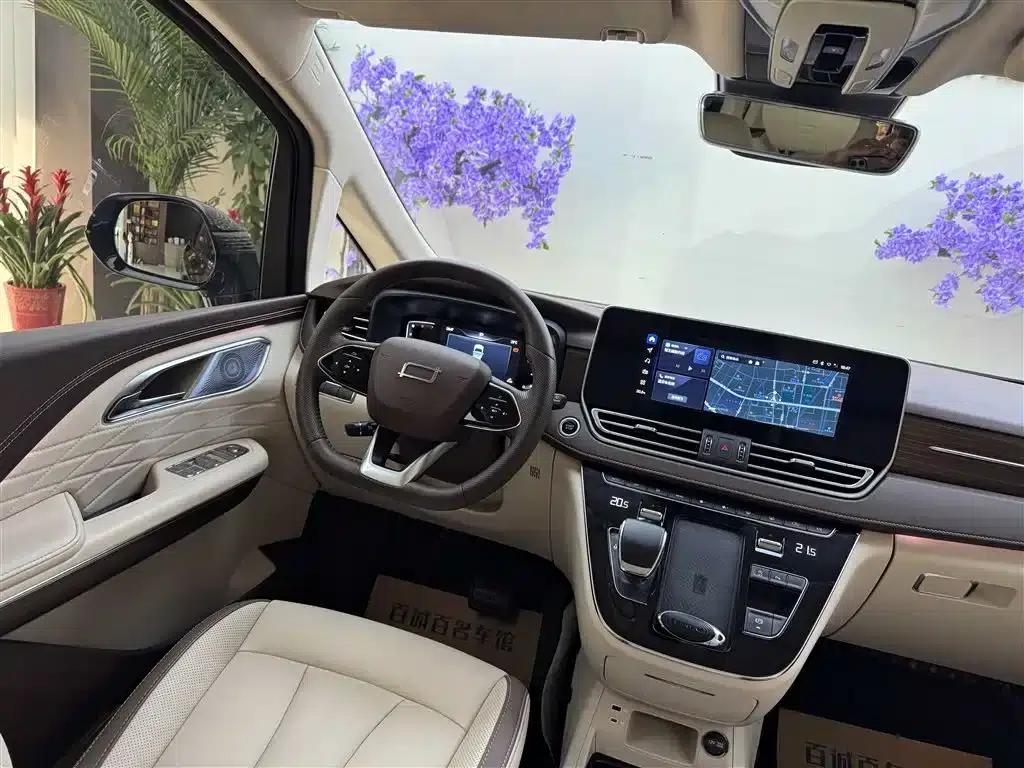 Bestune M9 2023 2.0T Supreme Edition — миниатюра 16