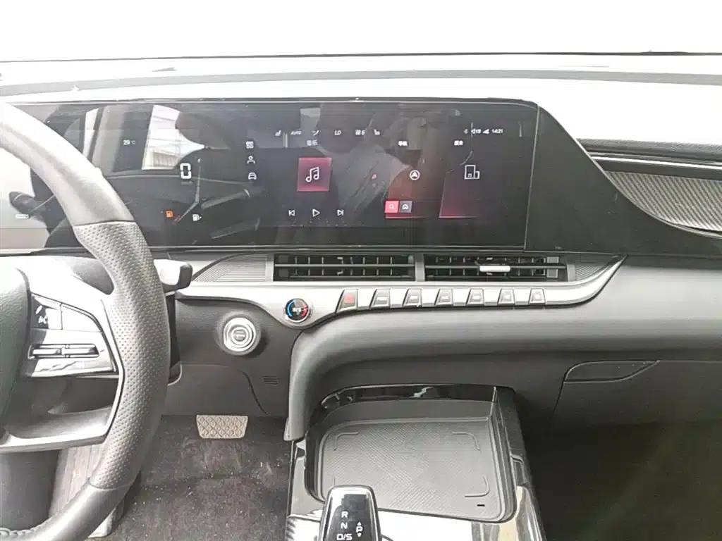 Bestune T55 2021 1.5T Automatic Enjoyment Edition — миниатюра 13