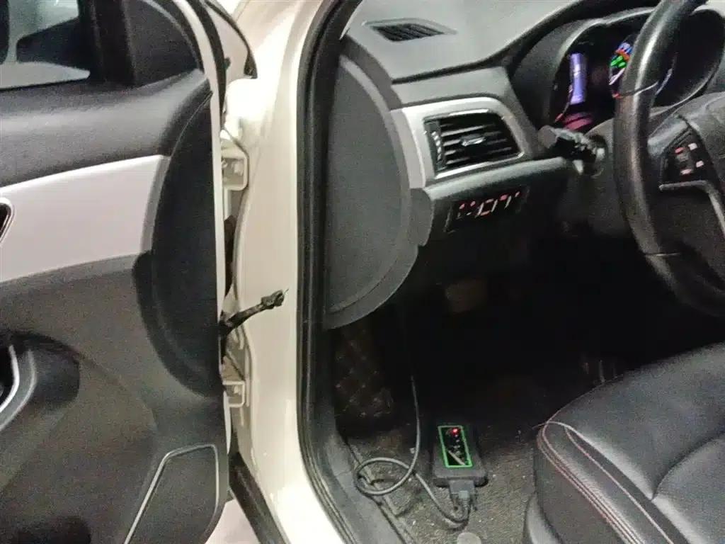 Senova X55 2016 1.5T CVT Elite Edition — миниатюра 16