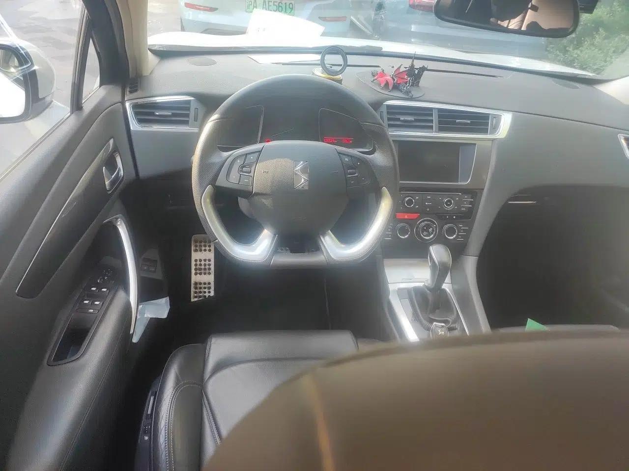 DS 6 2014 1.6T Luxury Edition THP200 — миниатюра 11