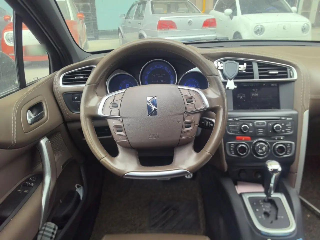 DS 4 2012 1.6T Elegant Edition — миниатюра 11