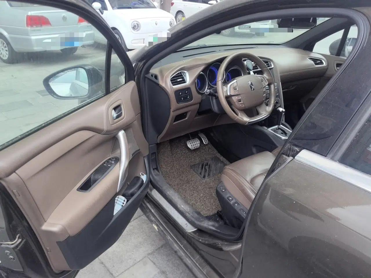 DS 4 2012 1.6T Elegant Edition — миниатюра 17