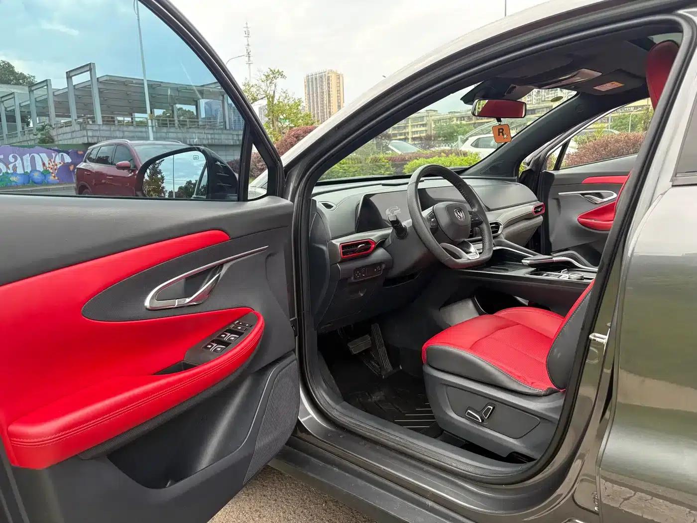 Changan UNI-T 2020 1.5T Premium Edition — миниатюра 11