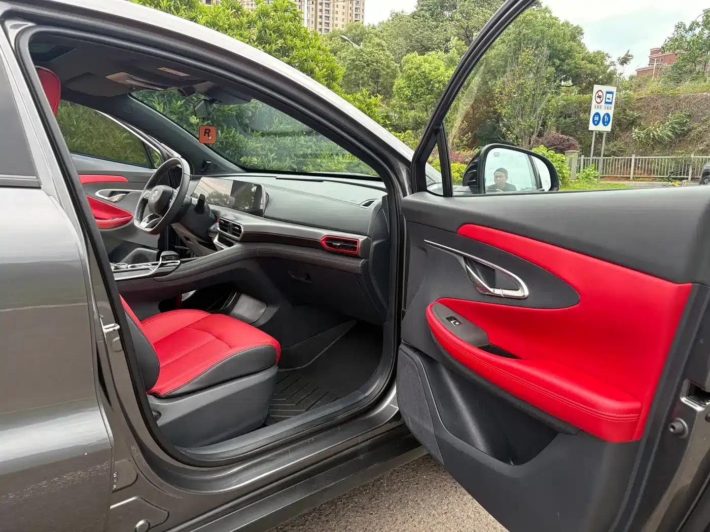 Changan UNI-T 2020 1.5T Premium Edition — миниатюра 13