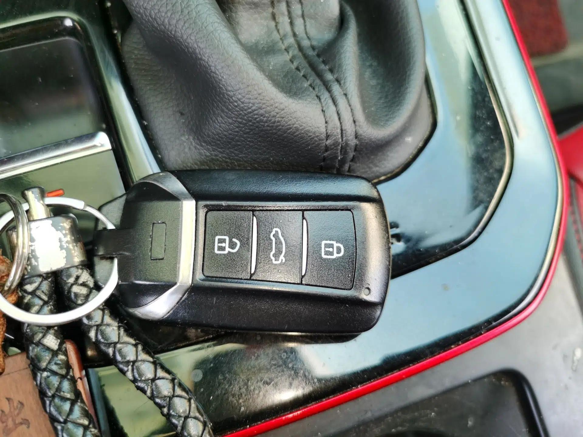 Dongfeng Aeolus Yixuan 2022 230T Automatic Adaptive-Beam Knight Edition — миниатюра 9