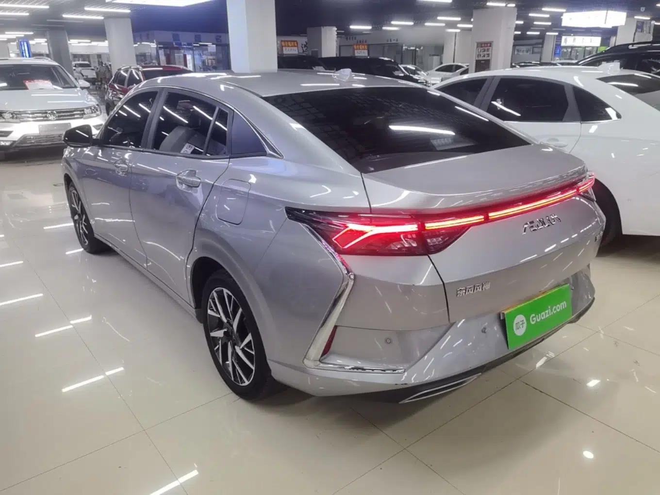 Dongfeng Aeolus Yixuan 2020 230T Automatic Cool Track Edition — миниатюра 4
