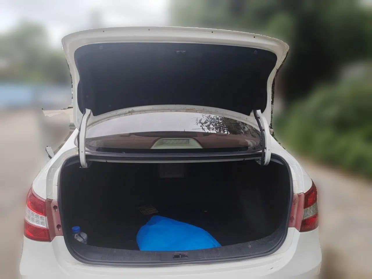 Dongfeng Aeolus A60 2014 1.6L Manual Luxury Model — миниатюра 20