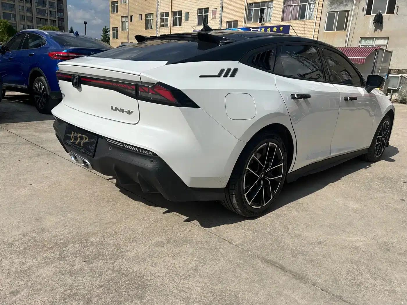 Changan UNI-V Smart Electric iDD 2024 Model Blue Whale Smart Electric iDD 136km Smart Cool Edition — миниатюра 15