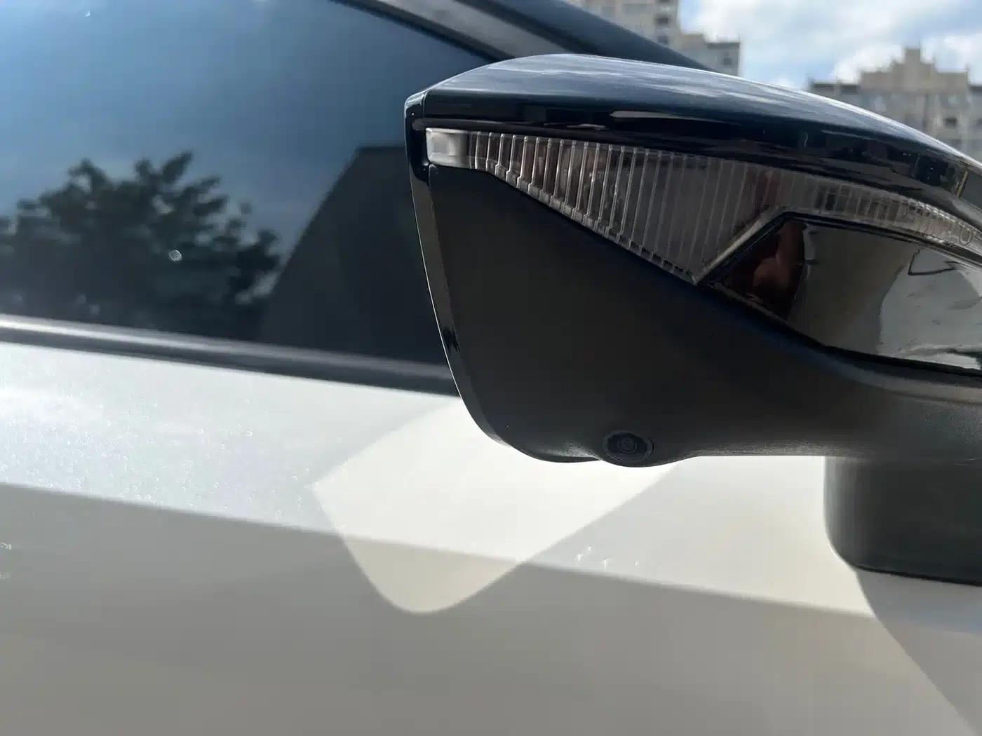 Changan UNI-V Smart Electric iDD 2024 Model Blue Whale Smart Electric iDD 136km Smart Cool Edition — миниатюра 4
