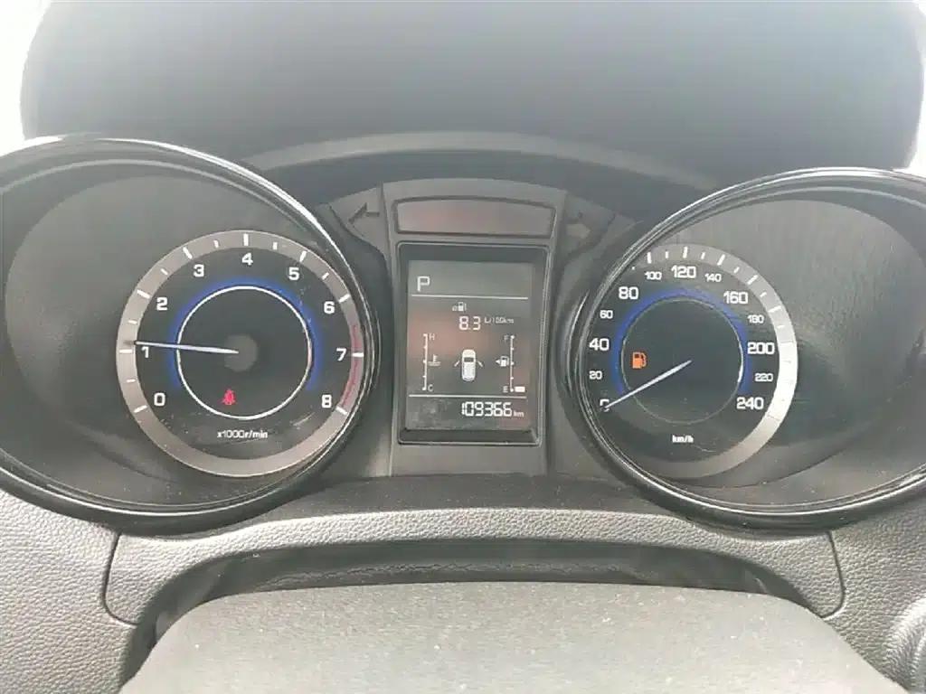 Changan CS15 2016 1.5L Automatic Fashion Edition — миниатюра 12