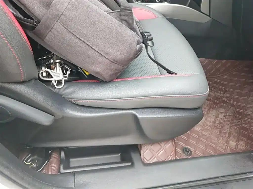 Changan CS15 2016 1.5L Automatic Fashion Edition — миниатюра 25