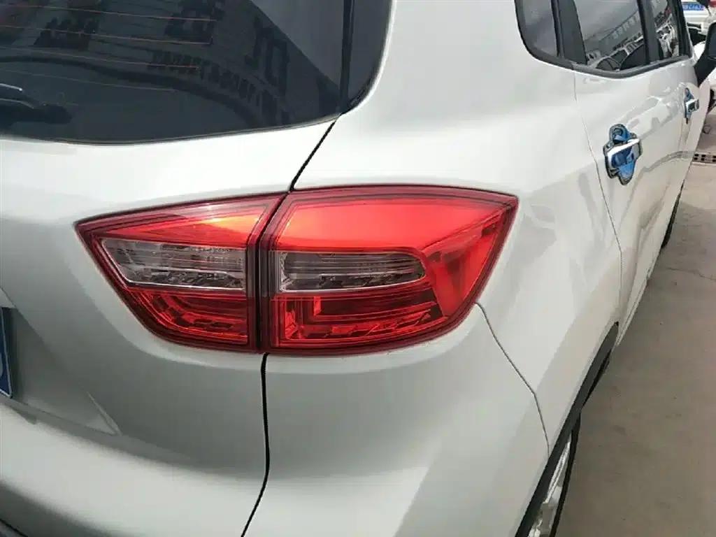 Changan CS15 2016 1.5L Automatic Fashion Edition — миниатюра 8