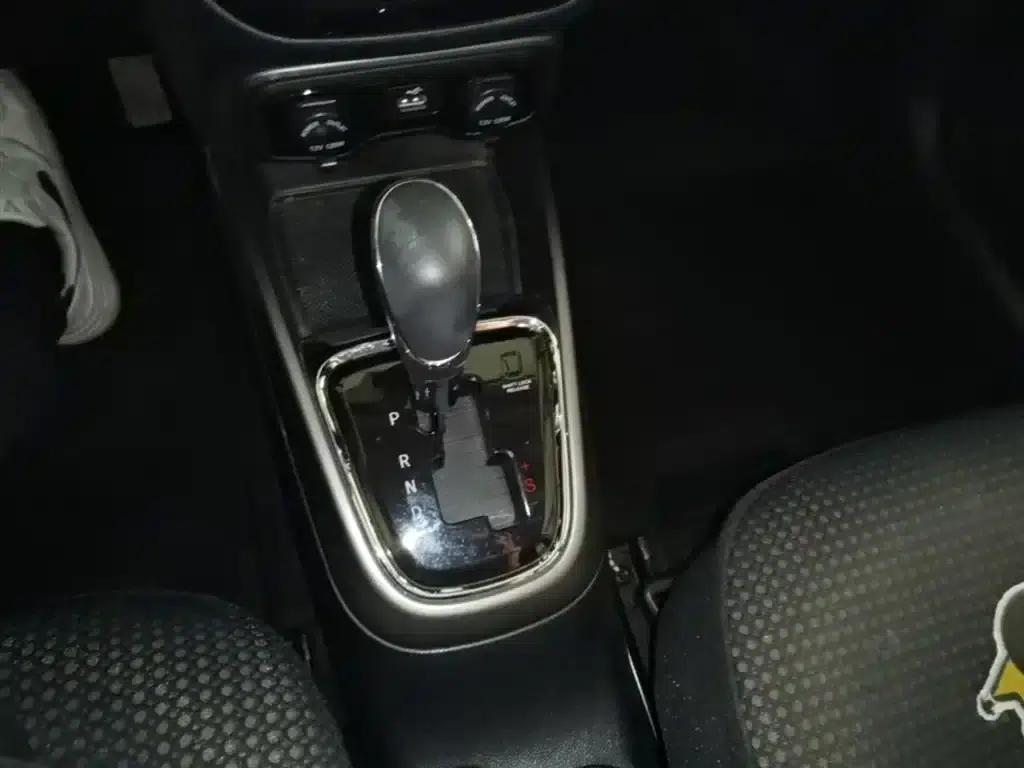 Changan CS15 2016 1.5L Automatic Fashion Edition — миниатюра 14