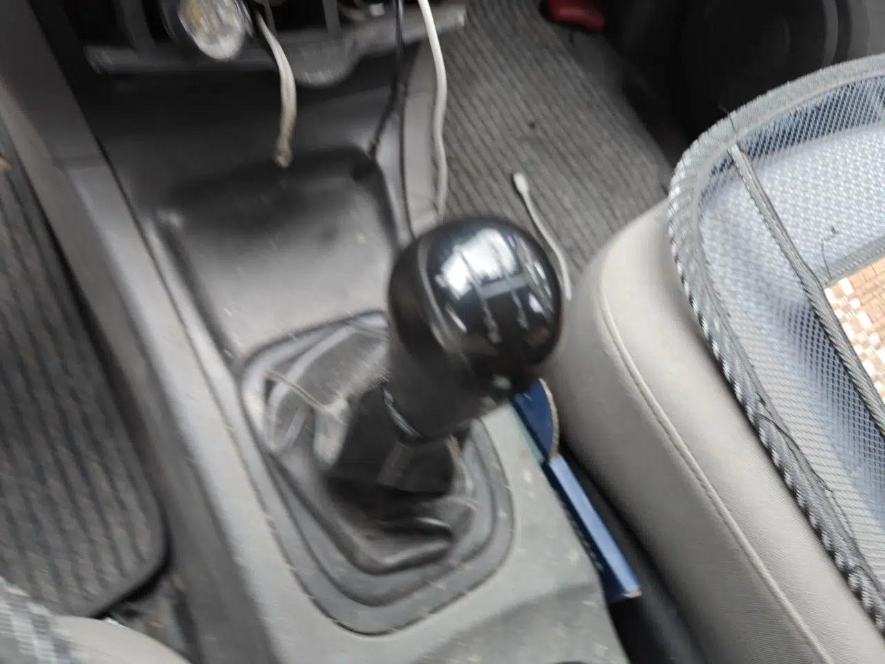 Dongfeng Shuaike 2014 1.5L Manual Standard Model 7-Seater China IV — миниатюра 15
