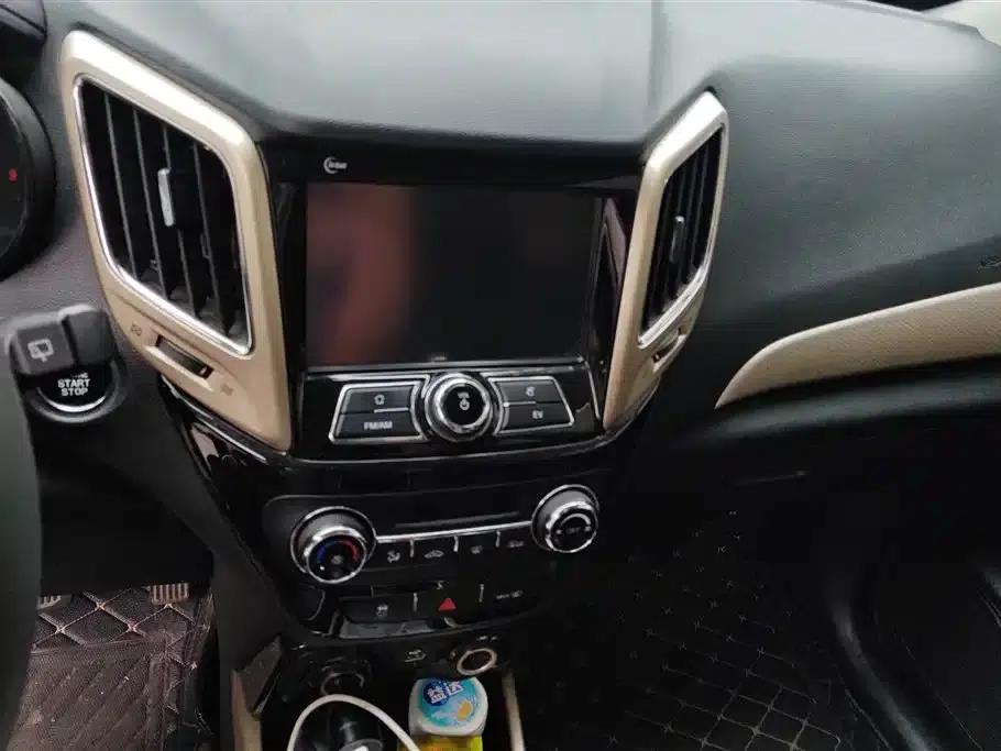 Changan CS15EV 2019 400i — миниатюра 13