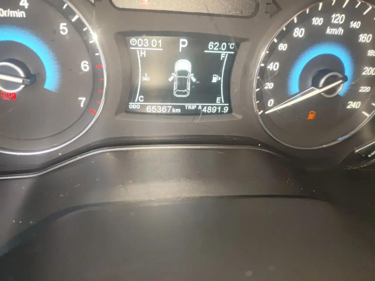 Dongfeng Fengon 580 2017 1.5T CVT Smart Style Model — миниатюра 13