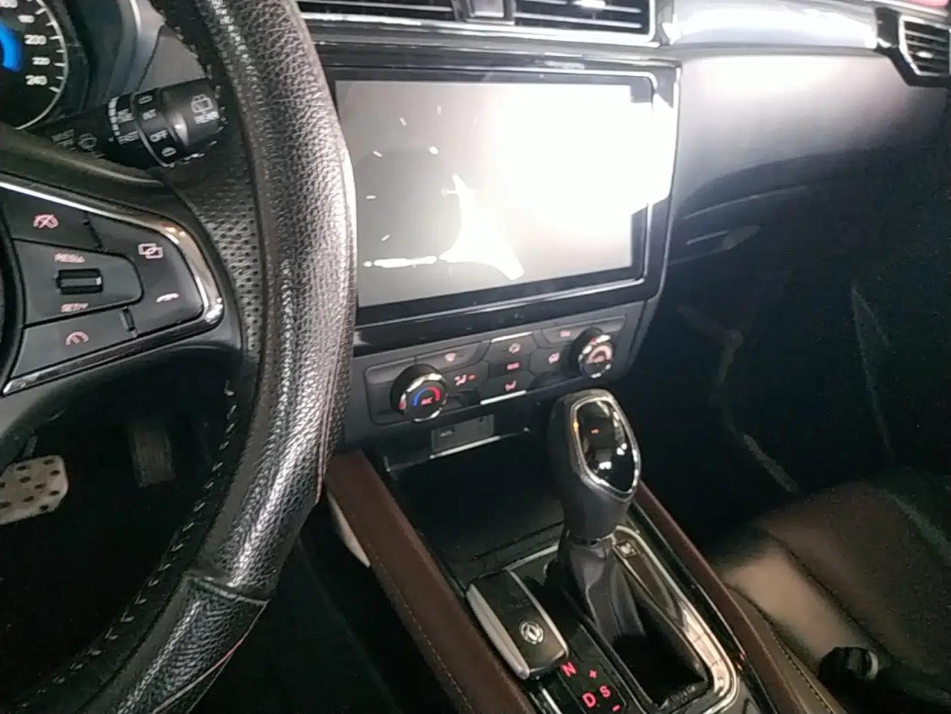 Dongfeng Fengon 580 2017 1.5T CVT Luxury Model — миниатюра 16