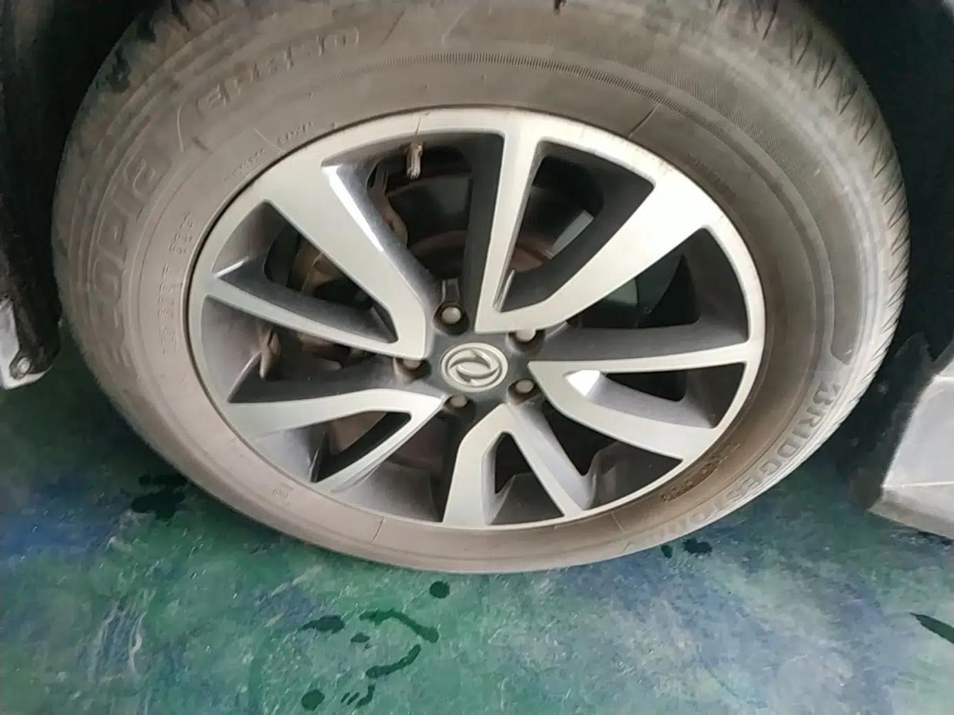 Dongfeng Fengon 580 2017 1.5T CVT Luxury Model — миниатюра 8
