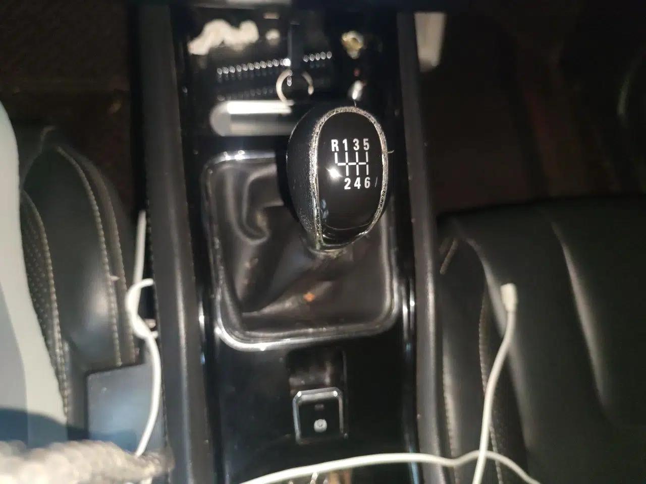 Dongfeng Fengon 580 2017 1.5T Manual Luxury Model — миниатюра 15