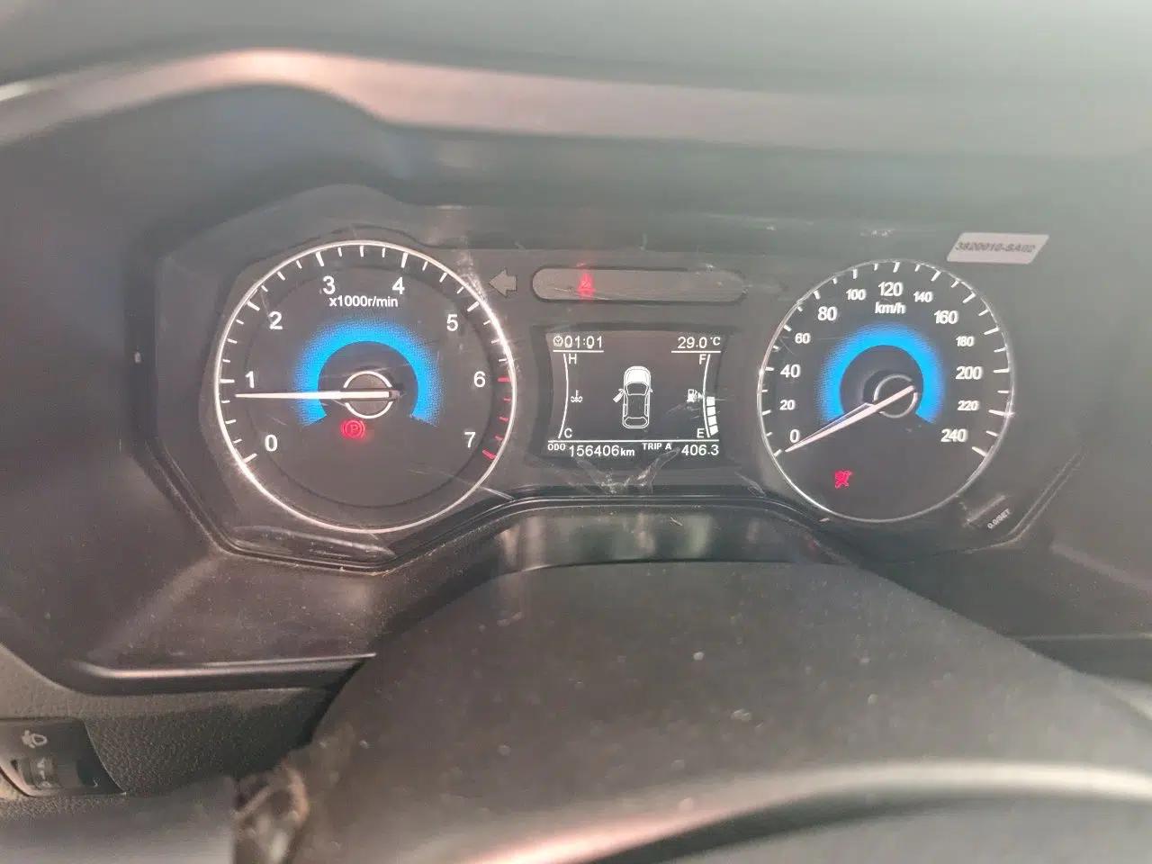 Dongfeng Fengon 580 2016 1.5T Manual Luxury Edition — миниатюра 12