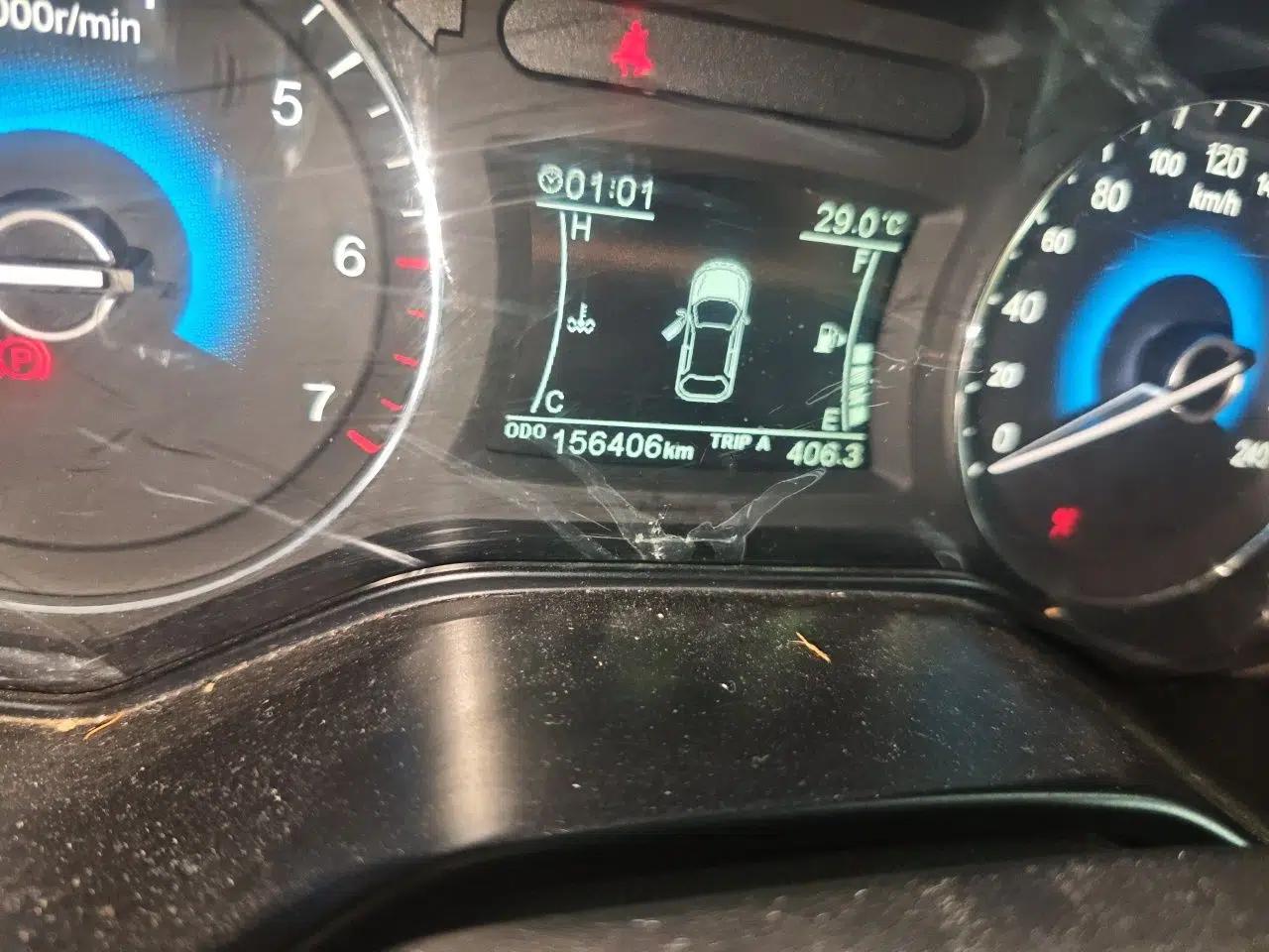 Dongfeng Fengon 580 2016 1.5T Manual Luxury Edition — миниатюра 13