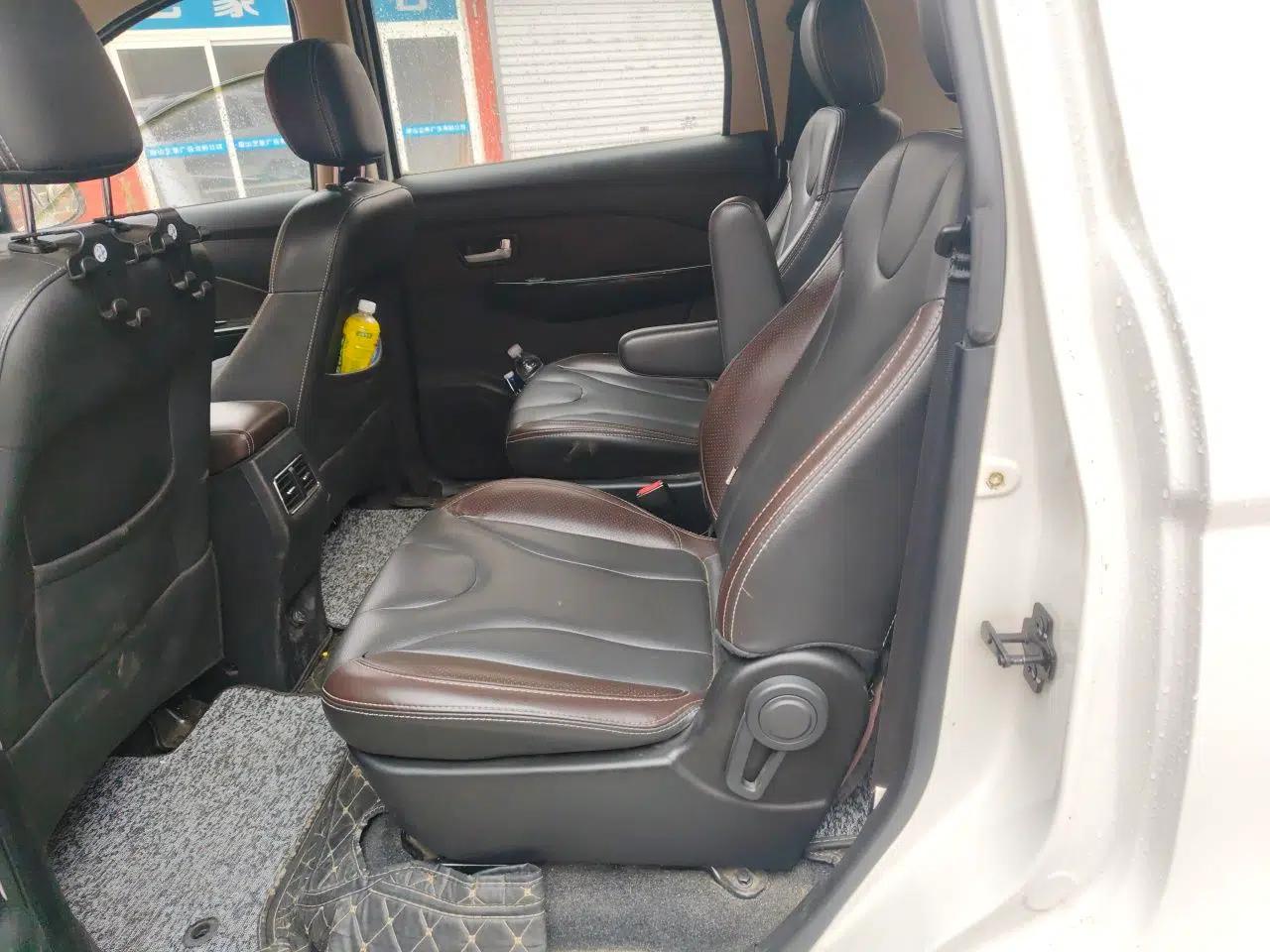 Dongfeng Fengon 370 2018 S370 1.5L CVT Luxury 7-Seater — миниатюра 18