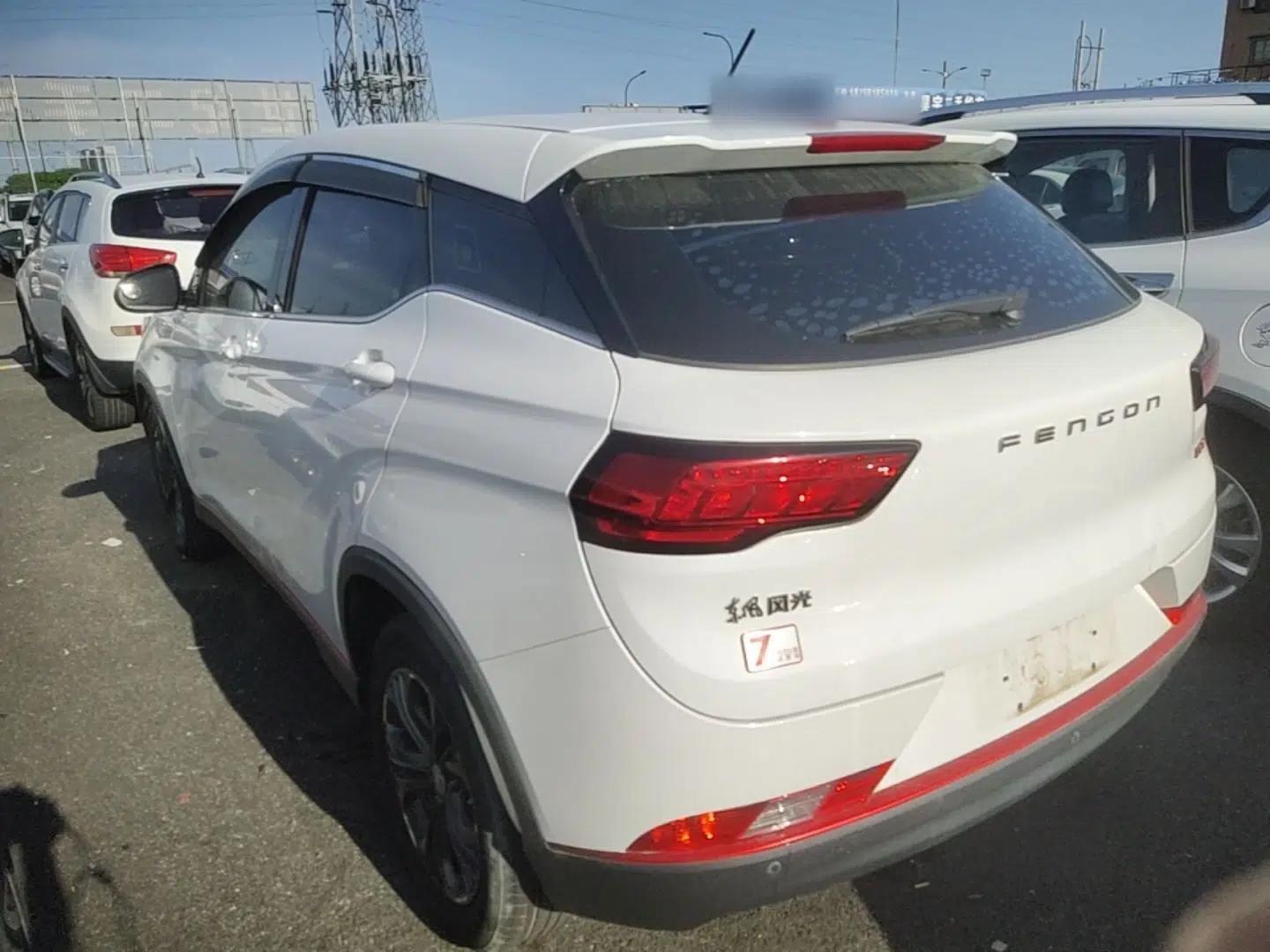 Dongfeng Fengon 500 2022 1.5T CVT Comfort Edition — миниатюра 4