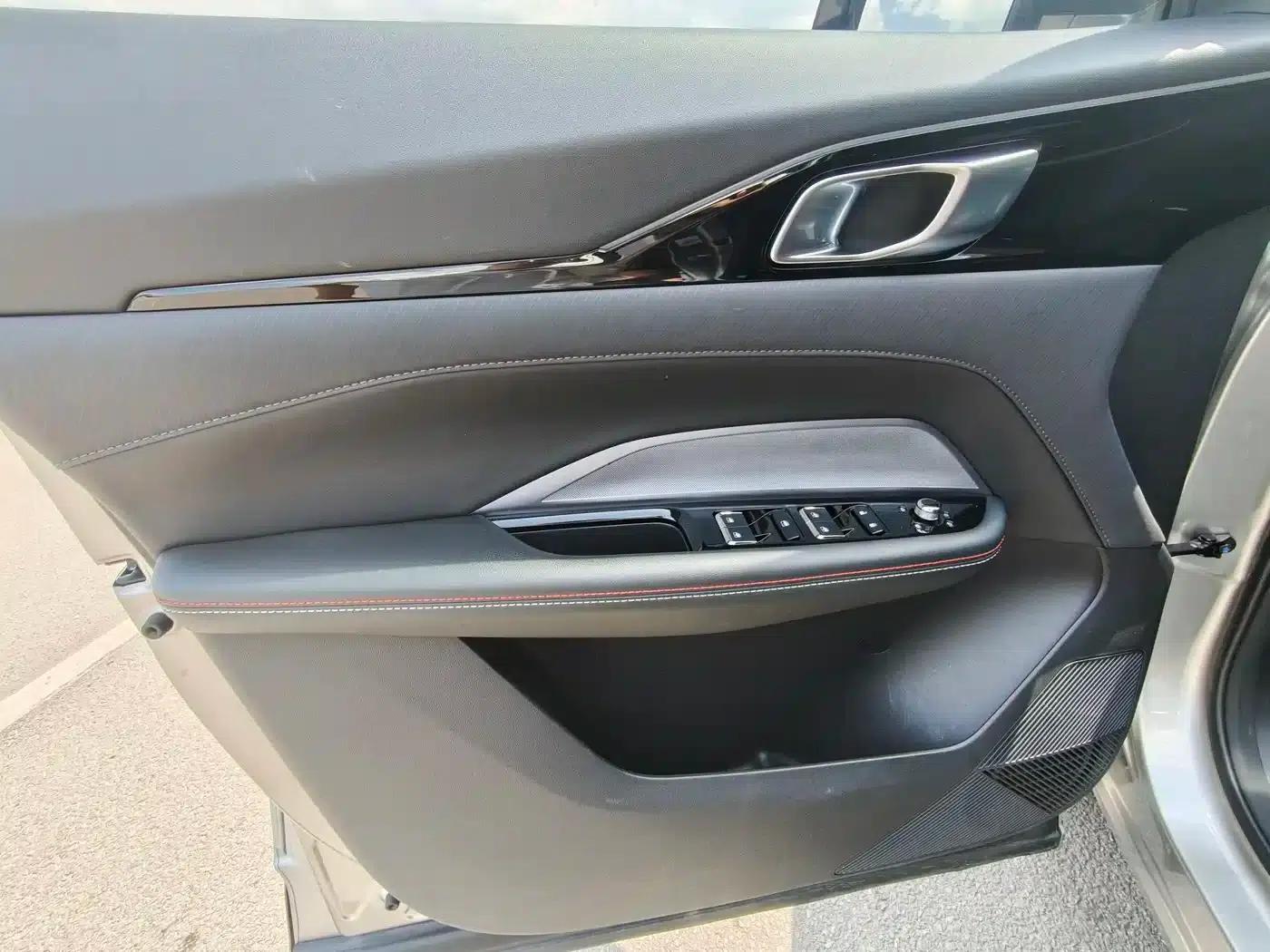 Changan Oushang Z6 2022 Blue Whale 1.5T DCT Smart City Edition — миниатюра 10