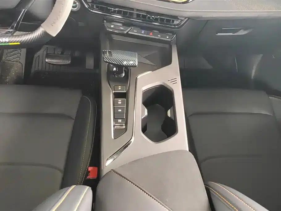 Changan Oushang X5 PLUS 2023 Facelift 1.5T DCT Premium Edition — миниатюра 16
