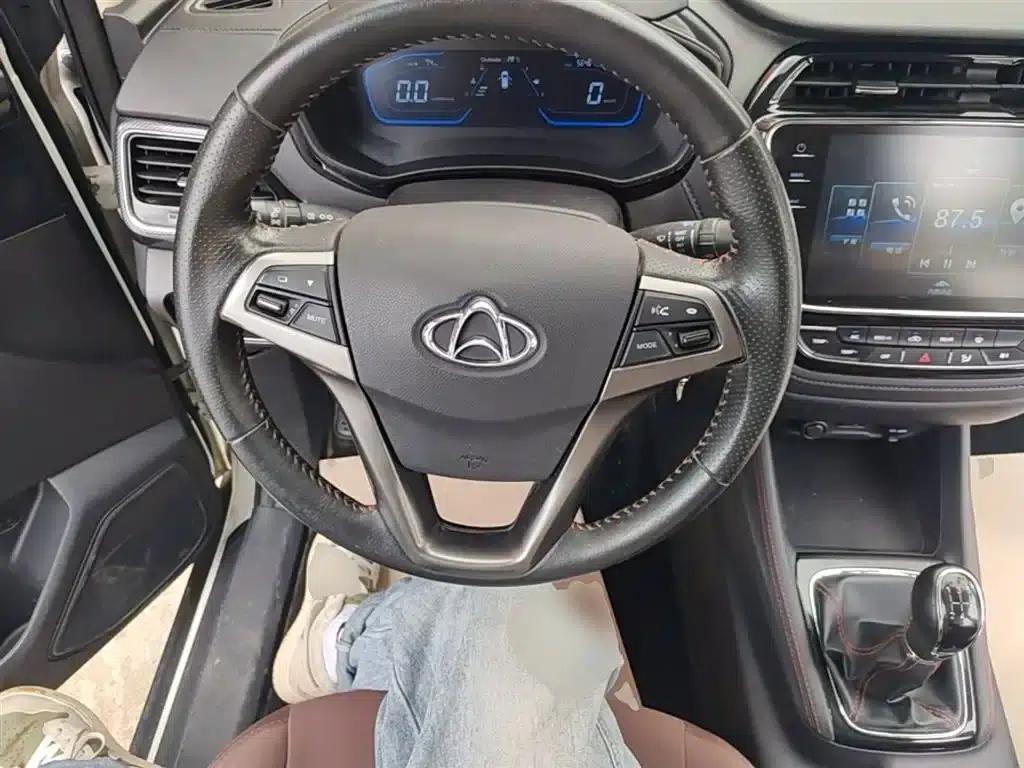 Changan Oushang A800 2017 1.6L Manual Comfort Model — миниатюра 10