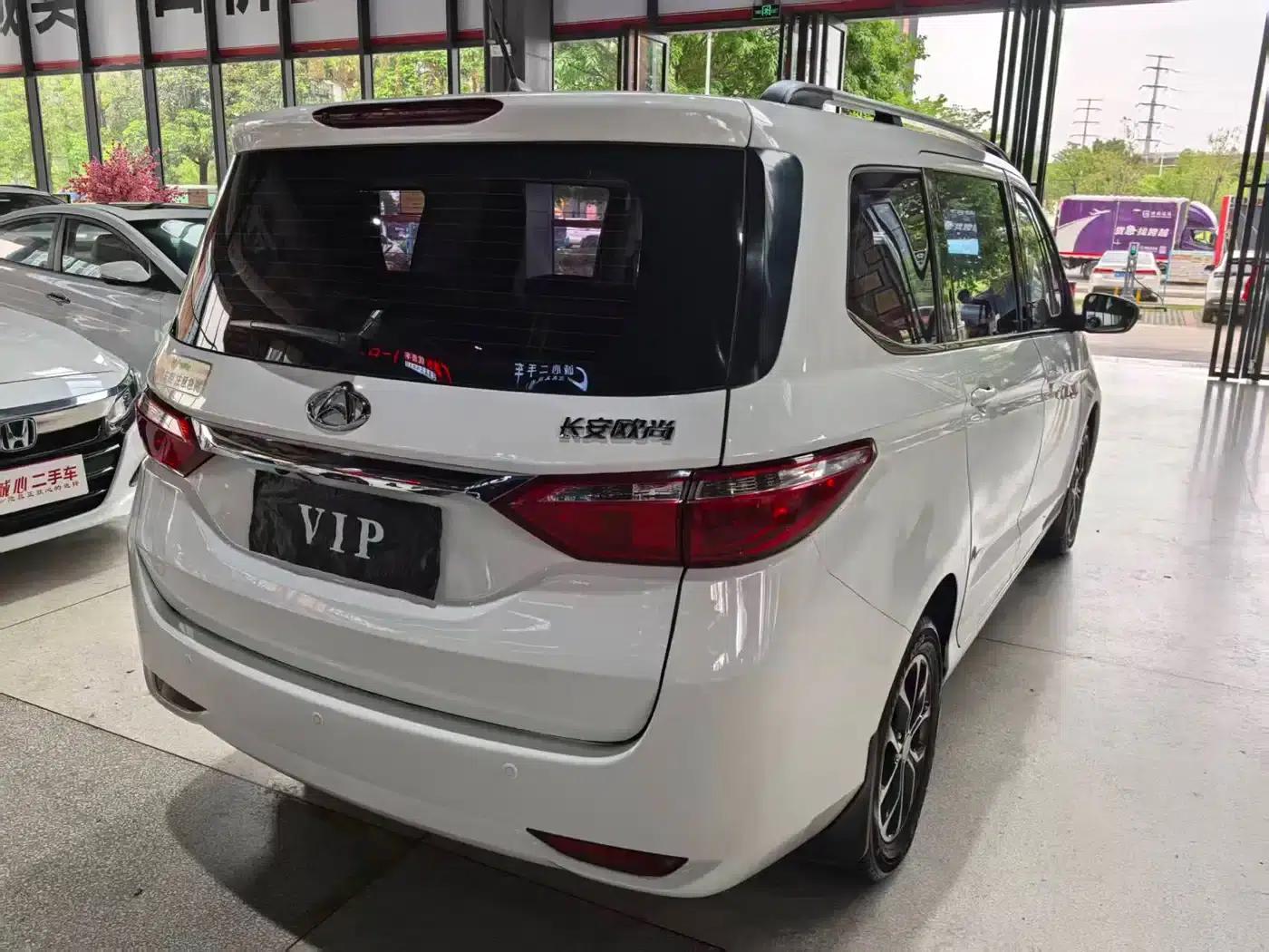 Changan Oushang A600 2016 1.5L Manual Elite 7-Seater — миниатюра 4