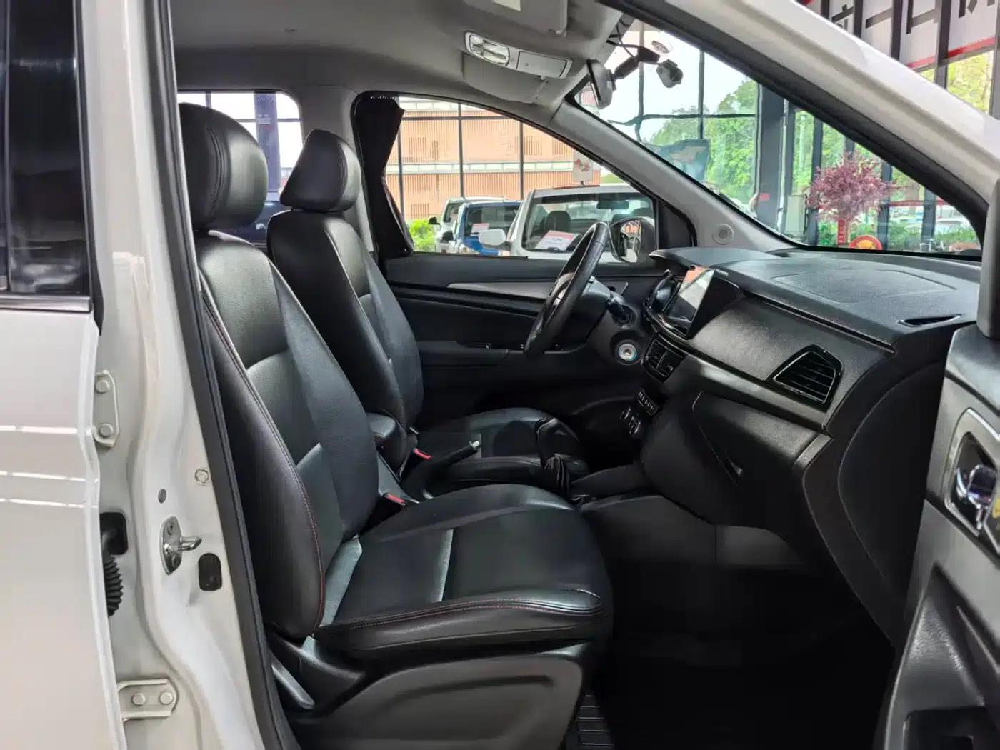 Changan Oushang A600 2016 1.5L Manual Elite 7-Seater — миниатюра 9