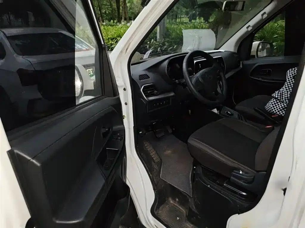 Changan Ruixing EM60 2025 Passenger Edition Comfort Model 6 Seats 300km/h Hatchback — миниатюра 14