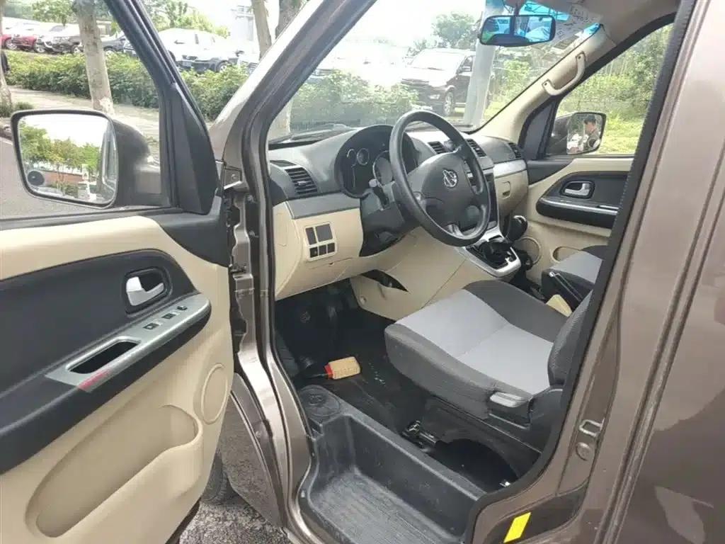 Changan Ruixing M90 2017 2.0L Value Edition 7-seater hatchback 4G94S — миниатюра 16