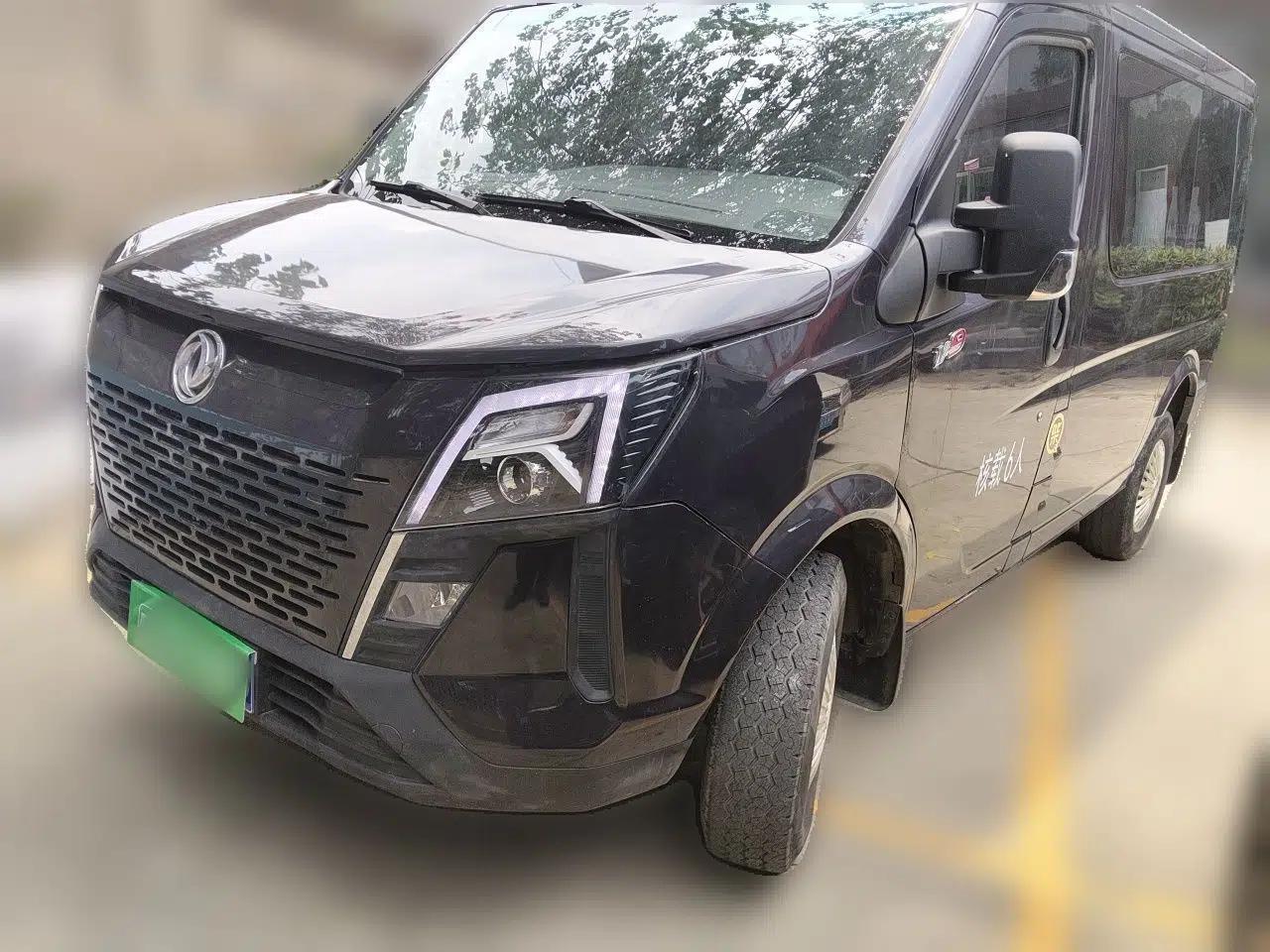 Dongfeng Yufeng 2023 V9+ 2.0T Manual Front-Wheel-Drive Multi-Function Short-Chassis Low-Roof 5/6-Seater — миниатюра 1
