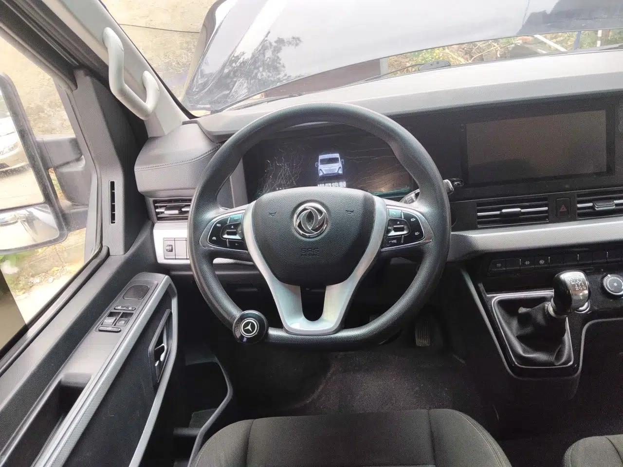 Dongfeng Yufeng 2023 V9+ 2.0T Manual Front-Wheel-Drive Multi-Function Short-Chassis Low-Roof 5/6-Seater — миниатюра 11