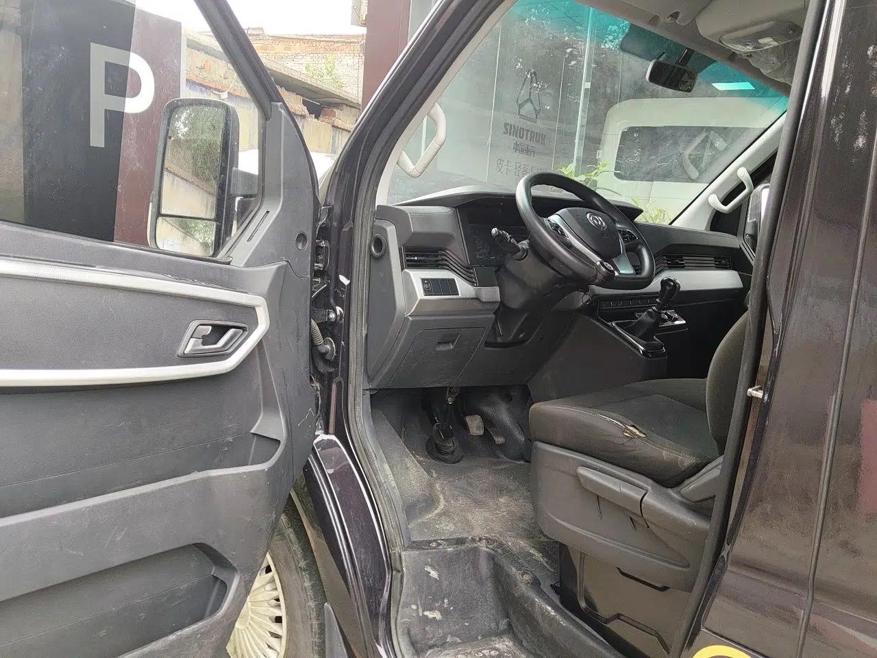 Dongfeng Yufeng 2023 V9+ 2.0T Manual Front-Wheel-Drive Multi-Function Short-Chassis Low-Roof 5/6-Seater — миниатюра 17