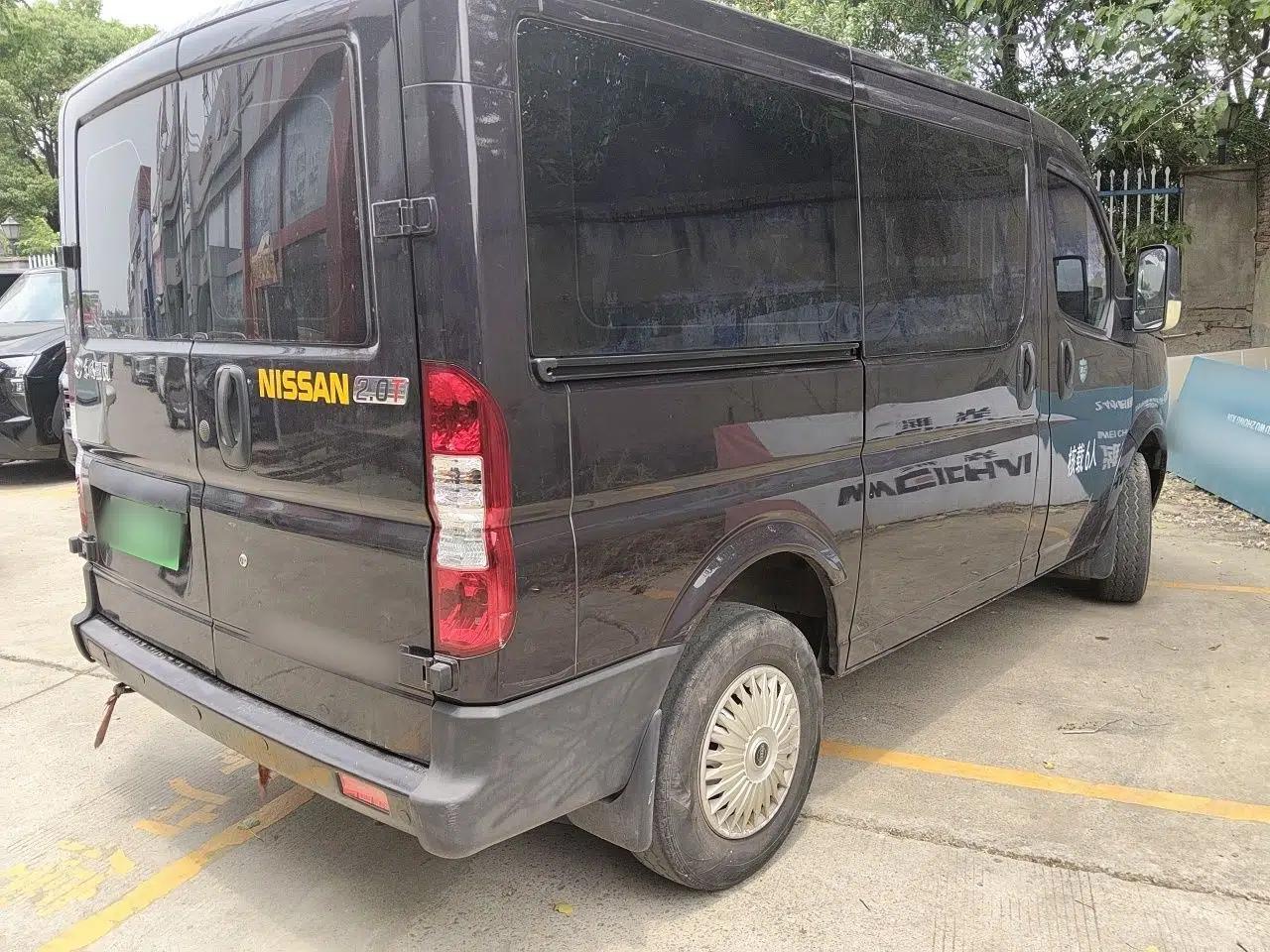 Dongfeng Yufeng 2023 V9+ 2.0T Manual Front-Wheel-Drive Multi-Function Short-Chassis Low-Roof 5/6-Seater — миниатюра 6