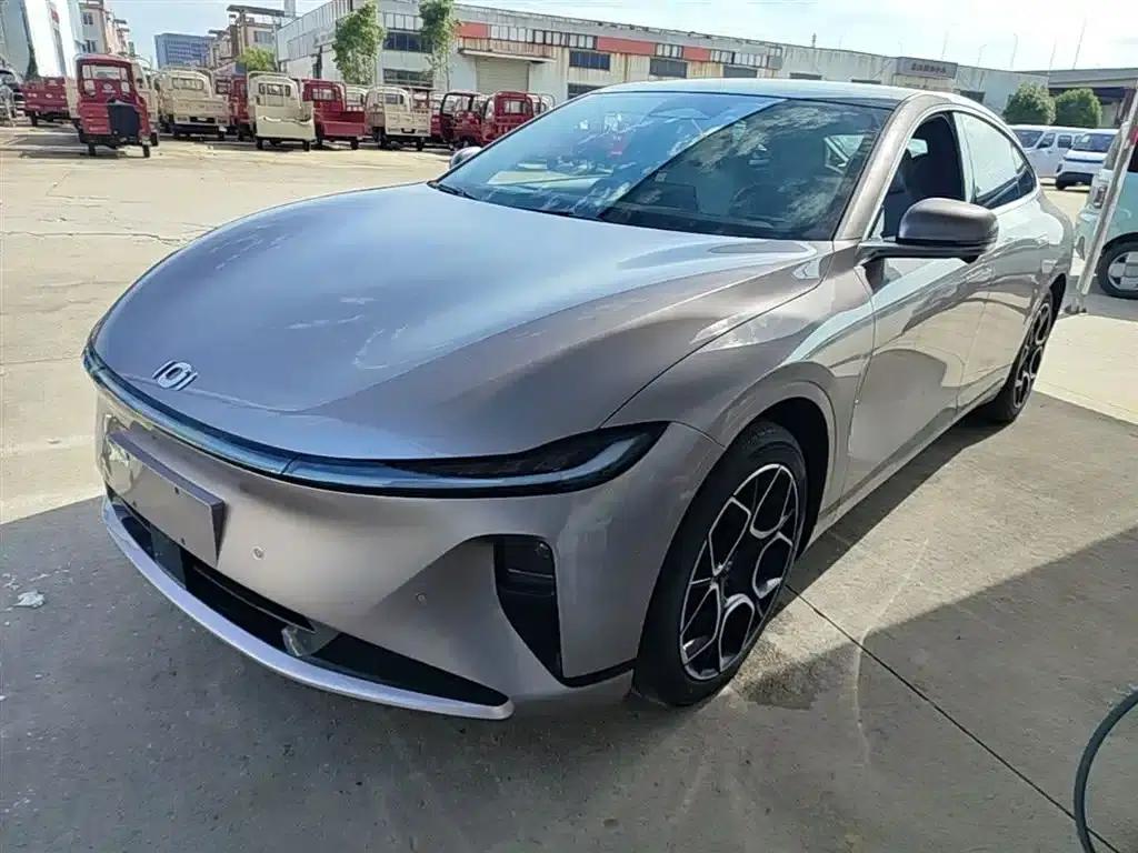 Changan Qiyuan A07 2025 Blue Whale Pure Electric Edition 710 Flagship Model — миниатюра 1