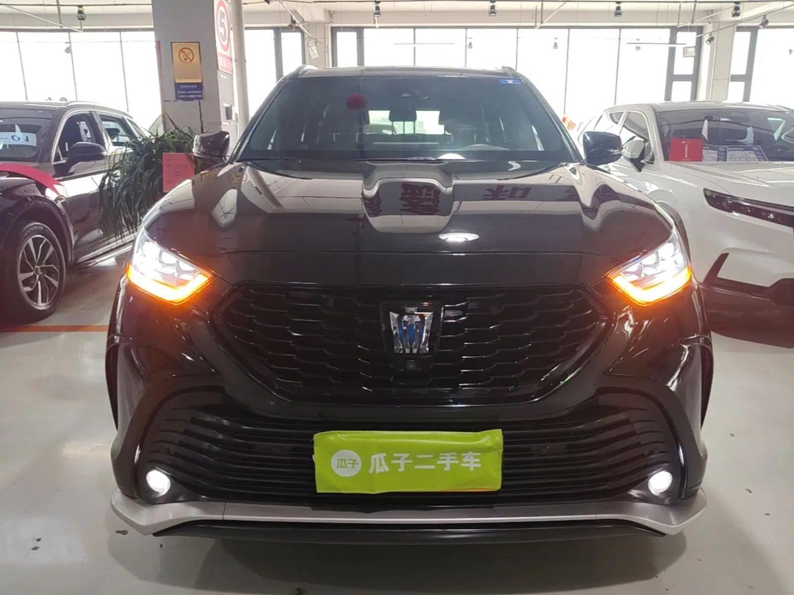 Toyota Crown Kluger 2023 2.5L HEV Four-Wheel Drive Prestige Edition — миниатюра 2
