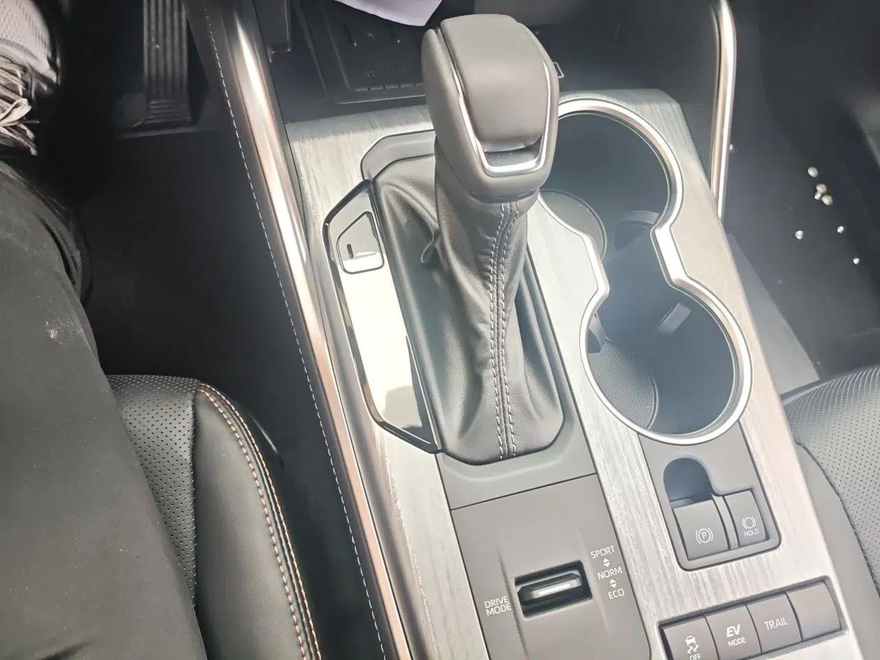 Toyota Crown Kluger 2026 Model 2.5L HEV All-Wheel-Drive Prestige Edition — миниатюра 15